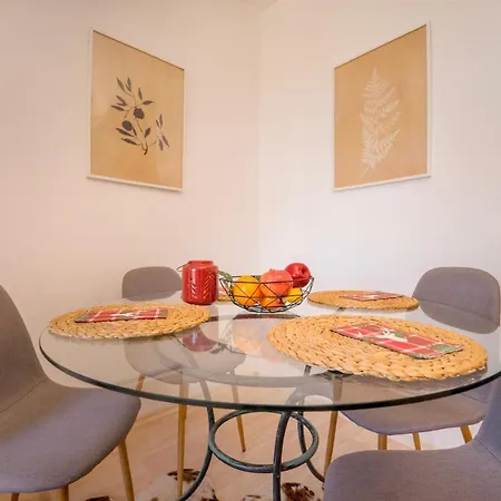 Διαμέρισμα 9, St John Park *